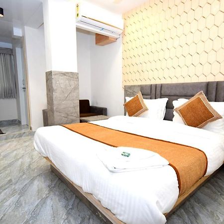 Hotel A1 Vastrapur Αχμπανταμπάντ Εξωτερικό φωτογραφία