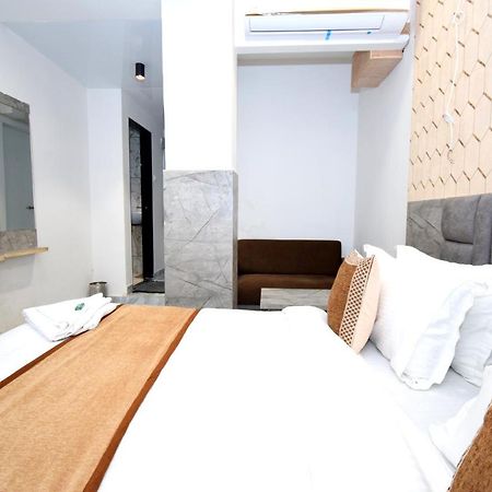 Hotel A1 Vastrapur Αχμπανταμπάντ Εξωτερικό φωτογραφία