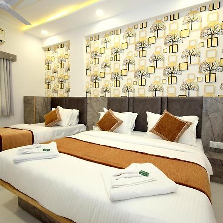 Hotel A1 Vastrapur Αχμπανταμπάντ Εξωτερικό φωτογραφία