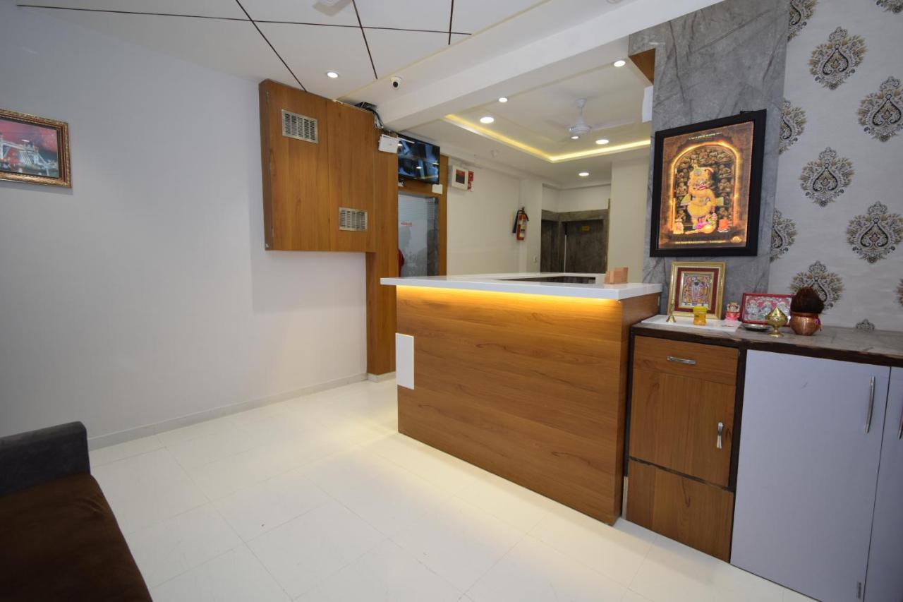 Hotel A1 Vastrapur Αχμπανταμπάντ Εξωτερικό φωτογραφία