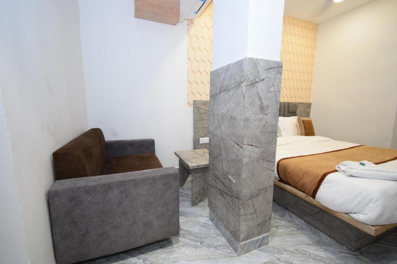 Hotel A1 Vastrapur Αχμπανταμπάντ Εξωτερικό φωτογραφία