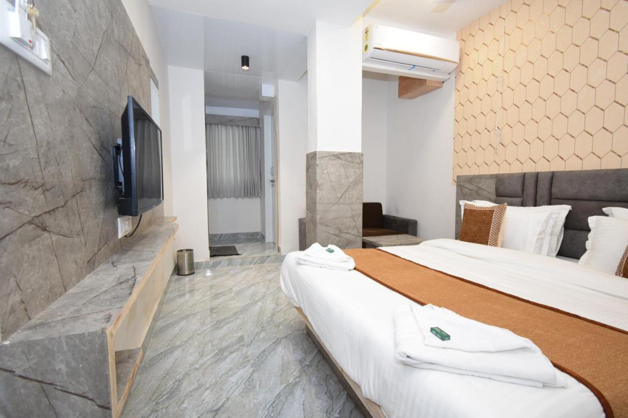 Hotel A1 Vastrapur Αχμπανταμπάντ Εξωτερικό φωτογραφία