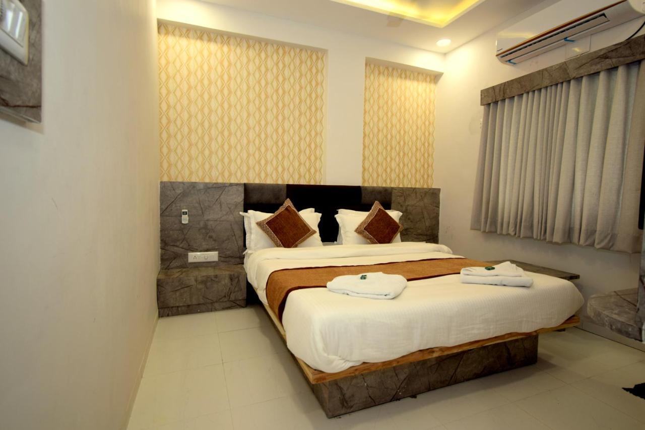 Hotel A1 Vastrapur Αχμπανταμπάντ Εξωτερικό φωτογραφία