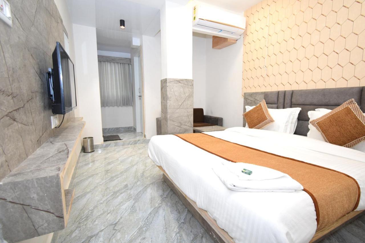 Hotel A1 Vastrapur Αχμπανταμπάντ Εξωτερικό φωτογραφία