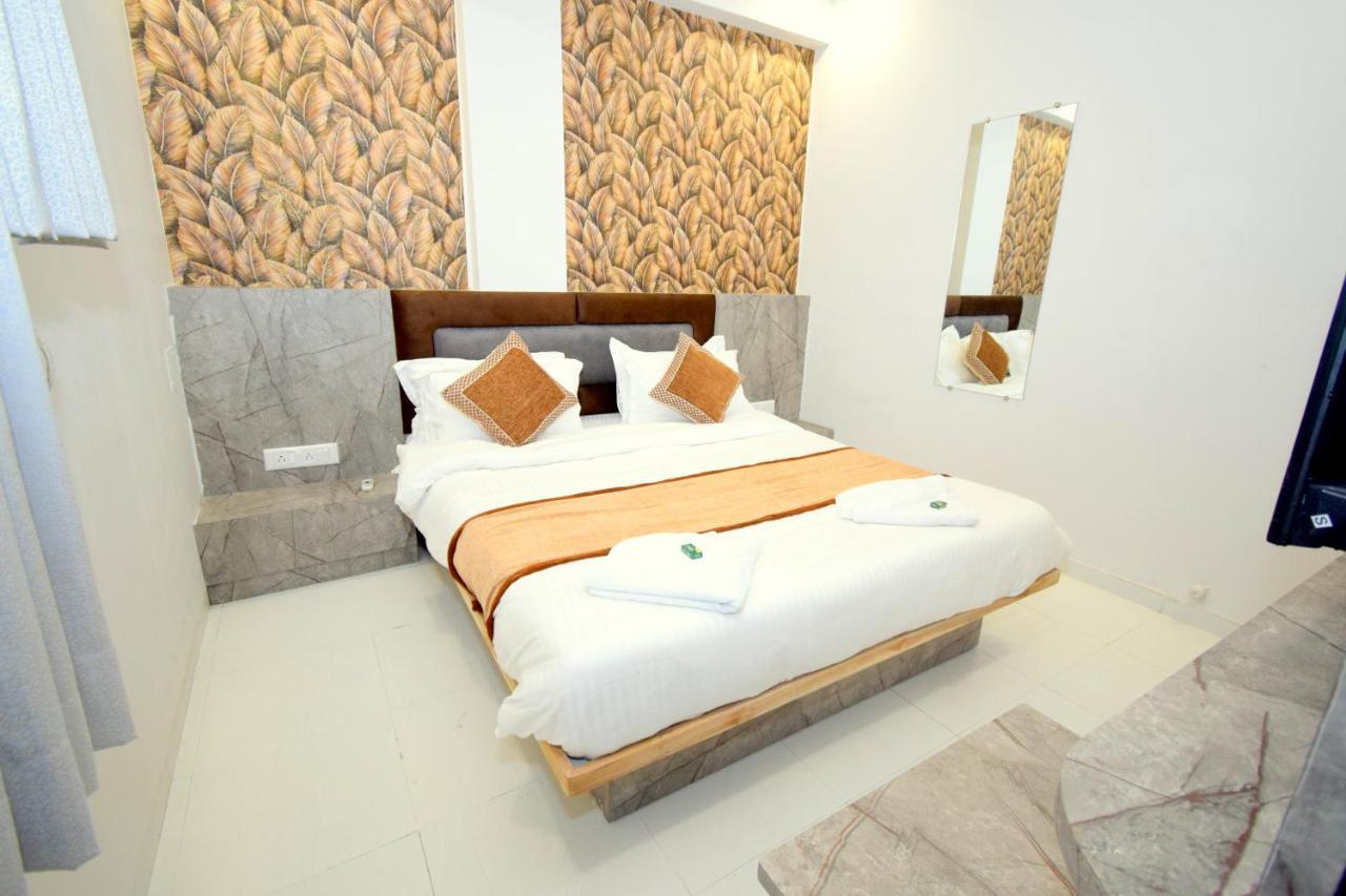 Hotel A1 Vastrapur Αχμπανταμπάντ Εξωτερικό φωτογραφία
