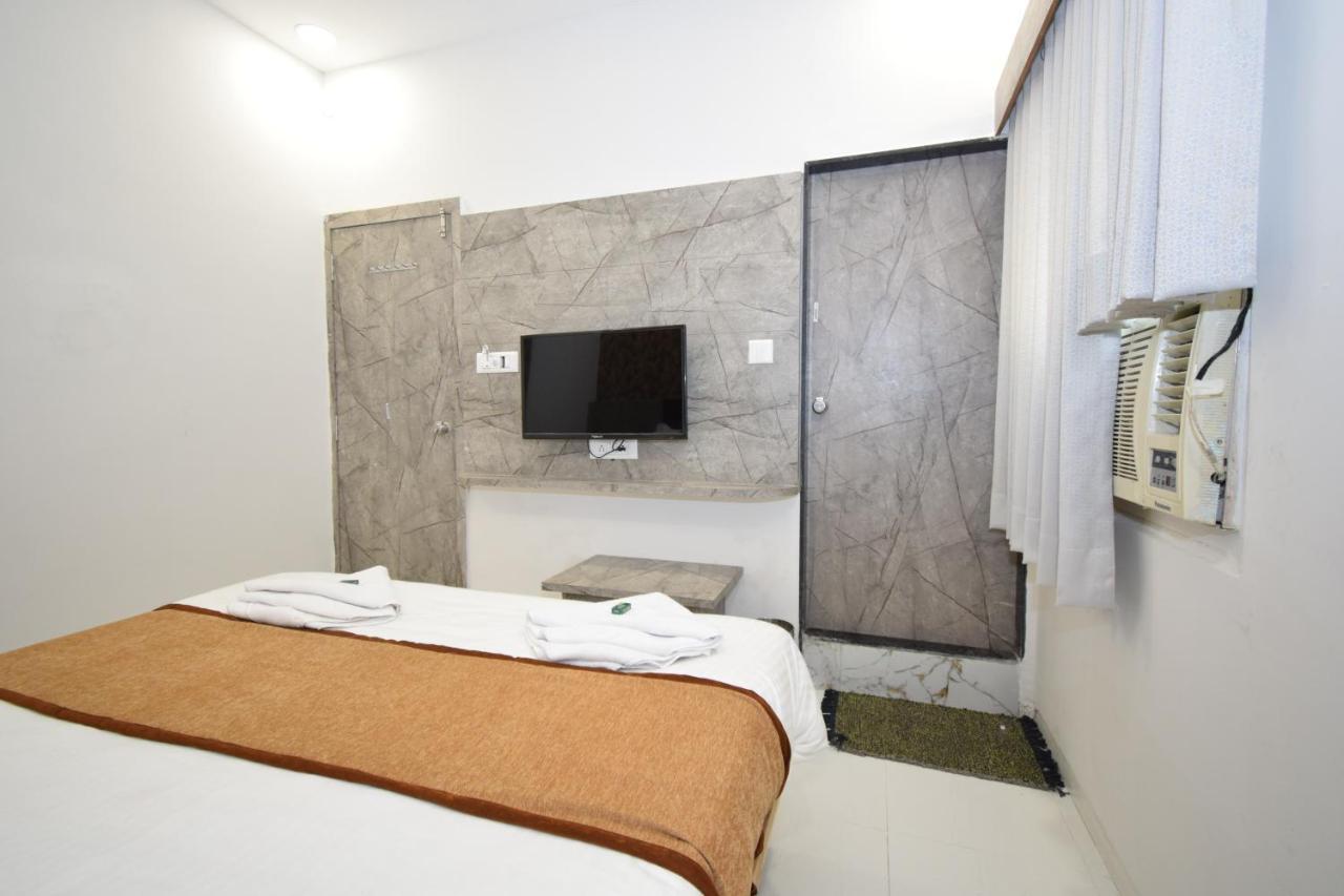 Hotel A1 Vastrapur Αχμπανταμπάντ Εξωτερικό φωτογραφία