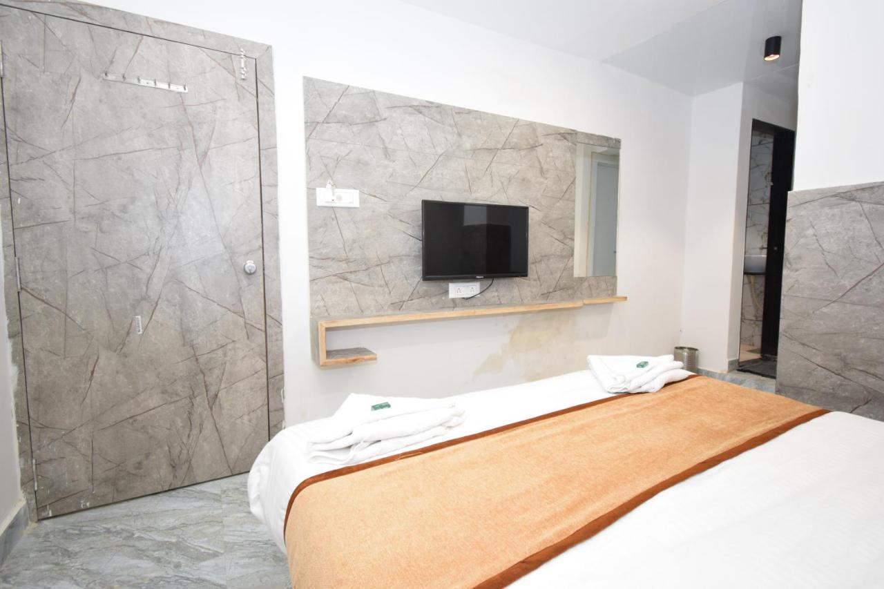 Hotel A1 Vastrapur Αχμπανταμπάντ Εξωτερικό φωτογραφία
