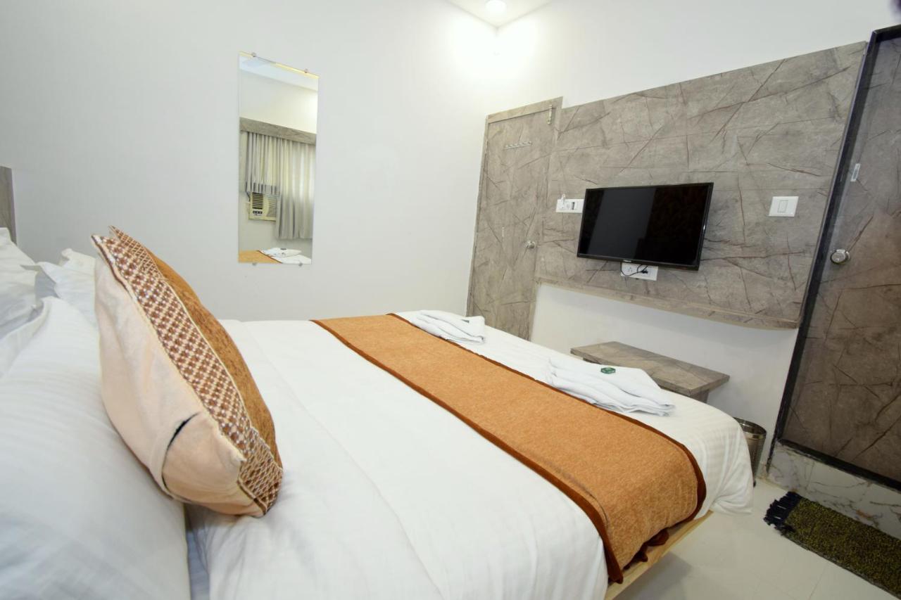 Hotel A1 Vastrapur Αχμπανταμπάντ Εξωτερικό φωτογραφία