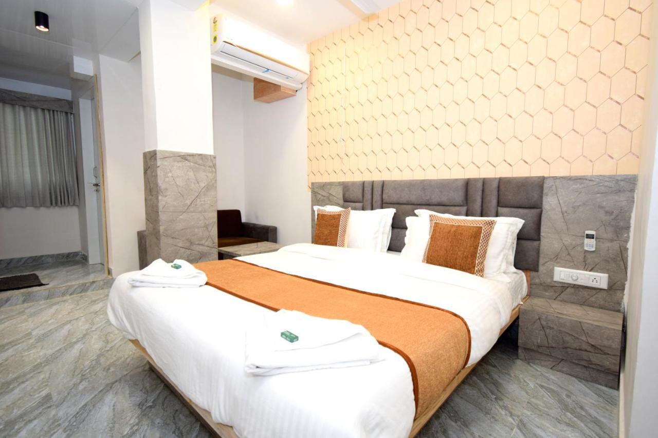 Hotel A1 Vastrapur Αχμπανταμπάντ Εξωτερικό φωτογραφία