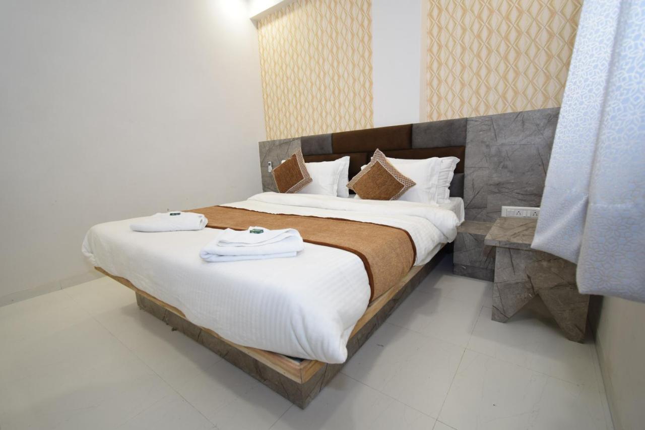 Hotel A1 Vastrapur Αχμπανταμπάντ Εξωτερικό φωτογραφία